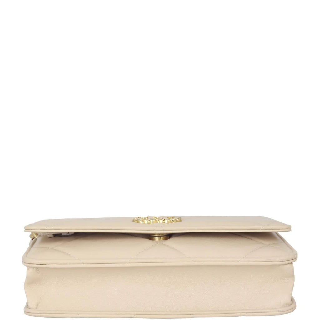 Chanel 19 Wallet On Chain